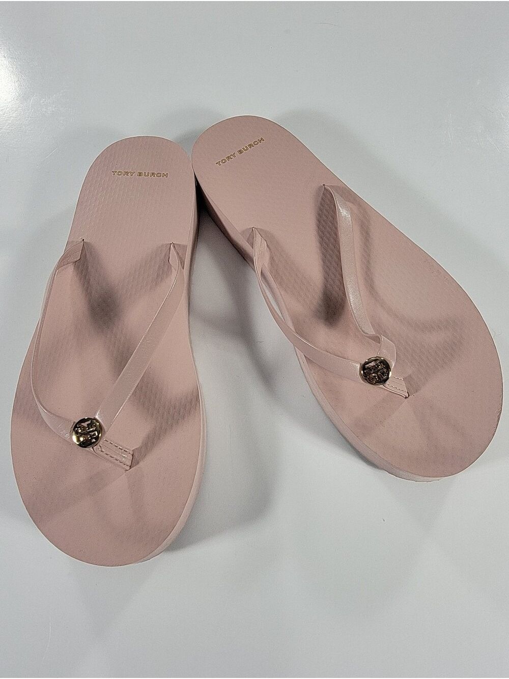 TORY BURCH CHELSEA PINK WITH GOLD HARDWARE WOMENS 9 FLIP FLOPS PLATFORM SANDALS